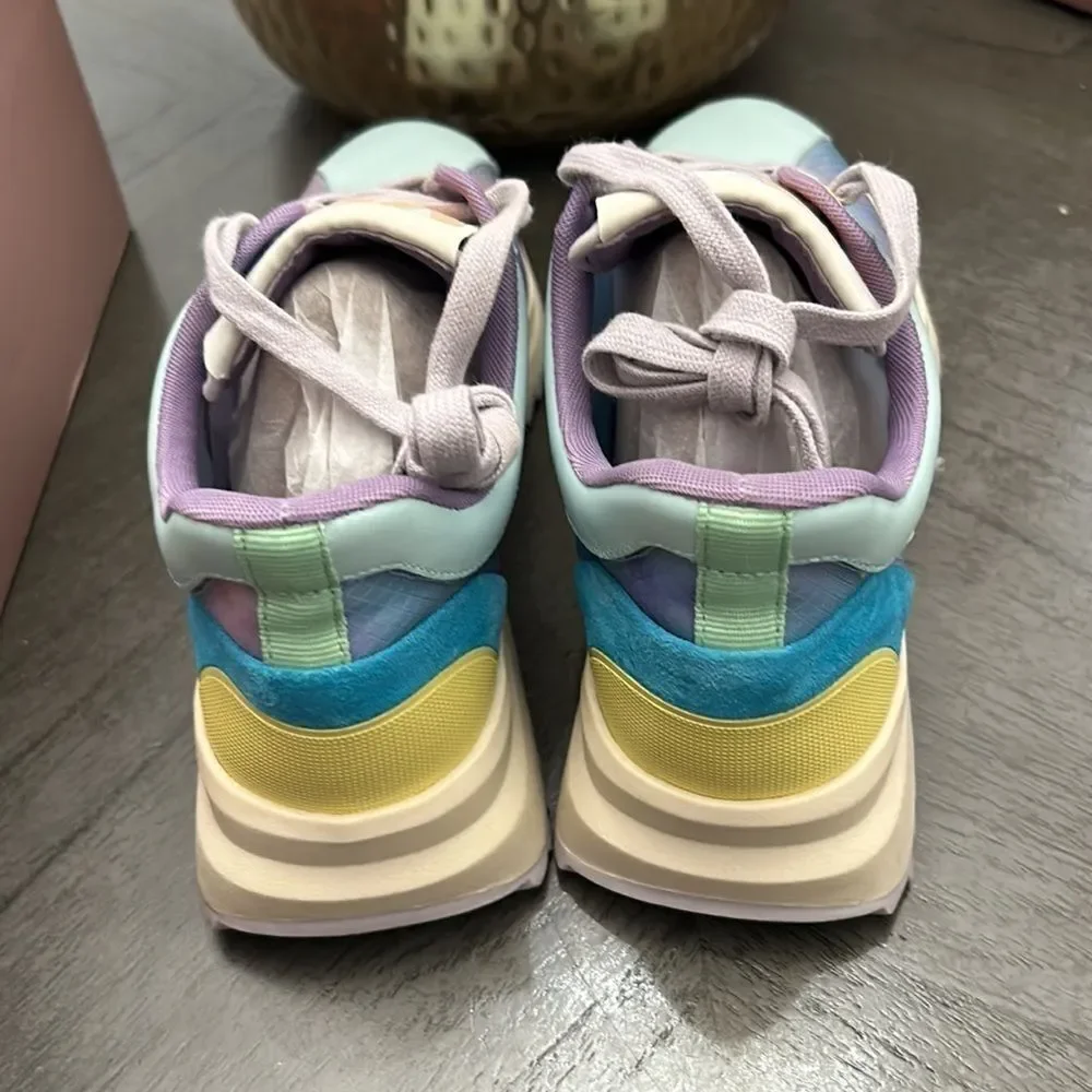 Franco Sarto Venice Sneaker in Cloud
